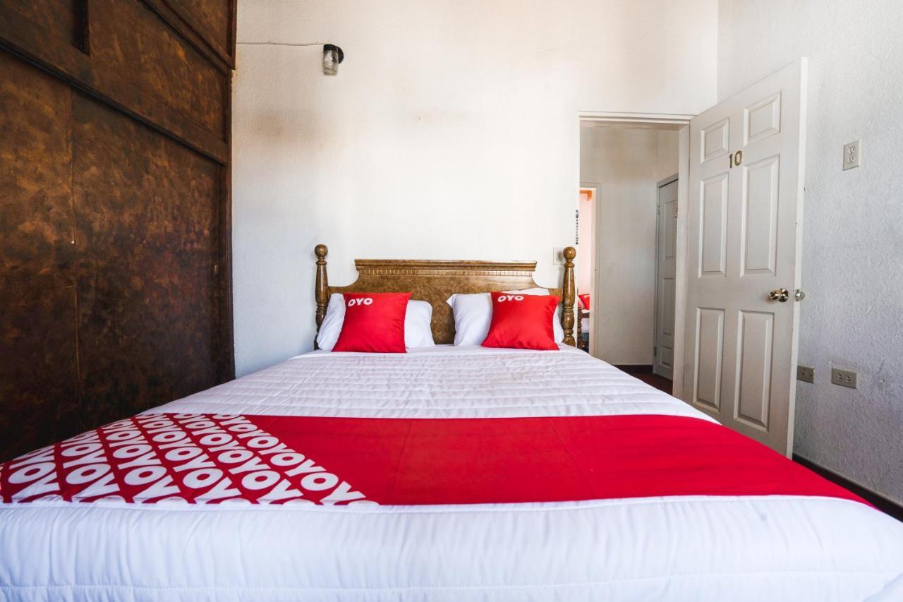 Oyo Hotel Cocobeach, Энсенада Экстерьер фото