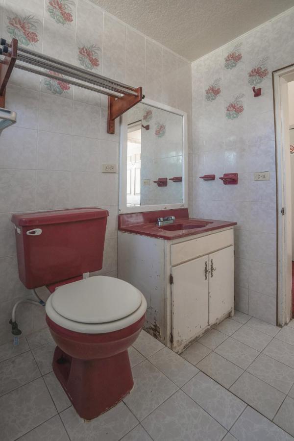 Oyo Hotel Cocobeach, Энсенада Экстерьер фото